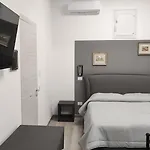 Vendégház La Rondine Bed 4*
