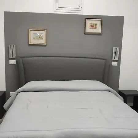 La Rondine Bed * Ficarazzi