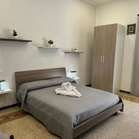La Rondine Bed Guest house