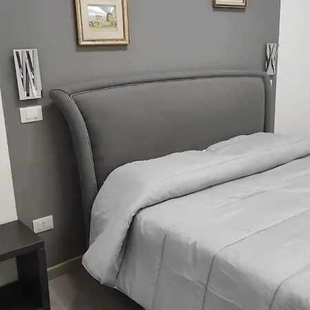 La Rondine Bed Guest house